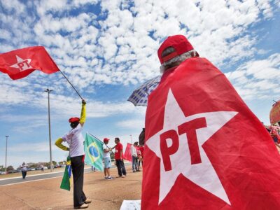 PT reúne menos de 1% de manifestantes em relação a ato de Bolsonaro: “Desastre, cerca de 1000 pessoas”