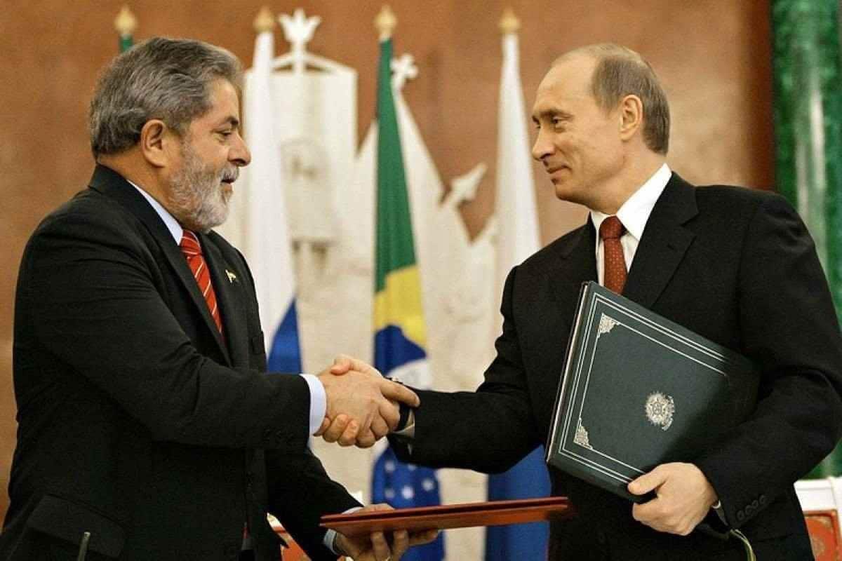 Lula parabeniza Putin por “grande” vitória nas urnas