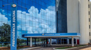 Ministro de Lula manda Banco Central ‘estudar mais’ e vê ‘forma burra’ no controle da inflação; VEJA VÍDEO