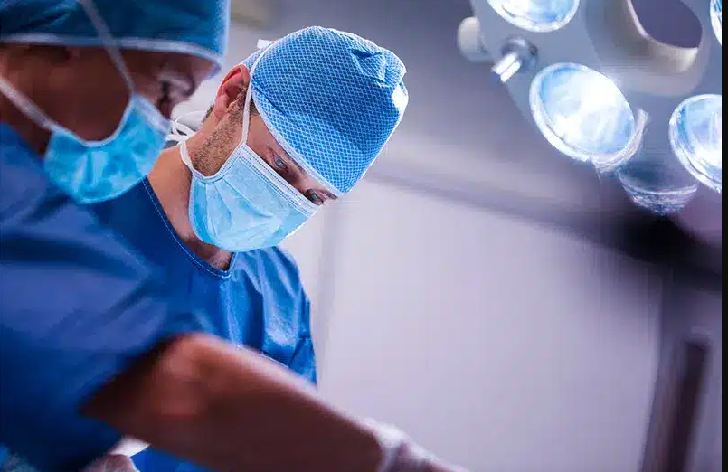 China lança Inteligência Artificial para auxiliar neurocirurgiões em hospitais