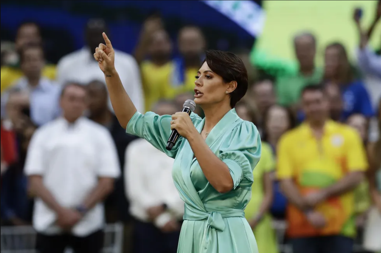 Michelle Bolsonaro faz duras críticas ao governo Lula sobre o caso dos móveis: “Eles são tão mentirosos”; ASSISTA