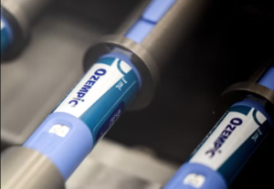 “Rosto de Ozempic” chama atenção na web. Saiba o que é e veja como evitar