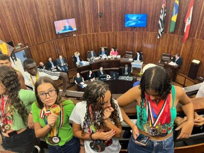 Atletas medalhistas protestam contra abandono do desgoverno Alonso e pedem saída de secretário