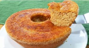 Delícia: bolo de abóbora com coco, sem açúcar, trigo e leite. Fácil e saudável