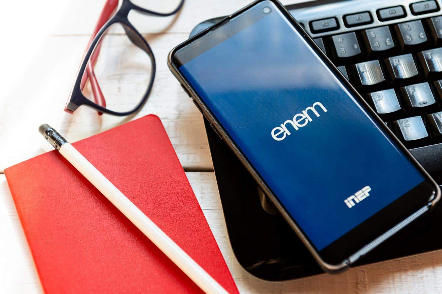 Enem 2024: Prazo para pedir isenção da taxa de inscrição termina nesta sexta