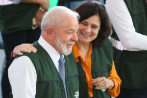 Profissionais da saúde fazem cobrança a Lula