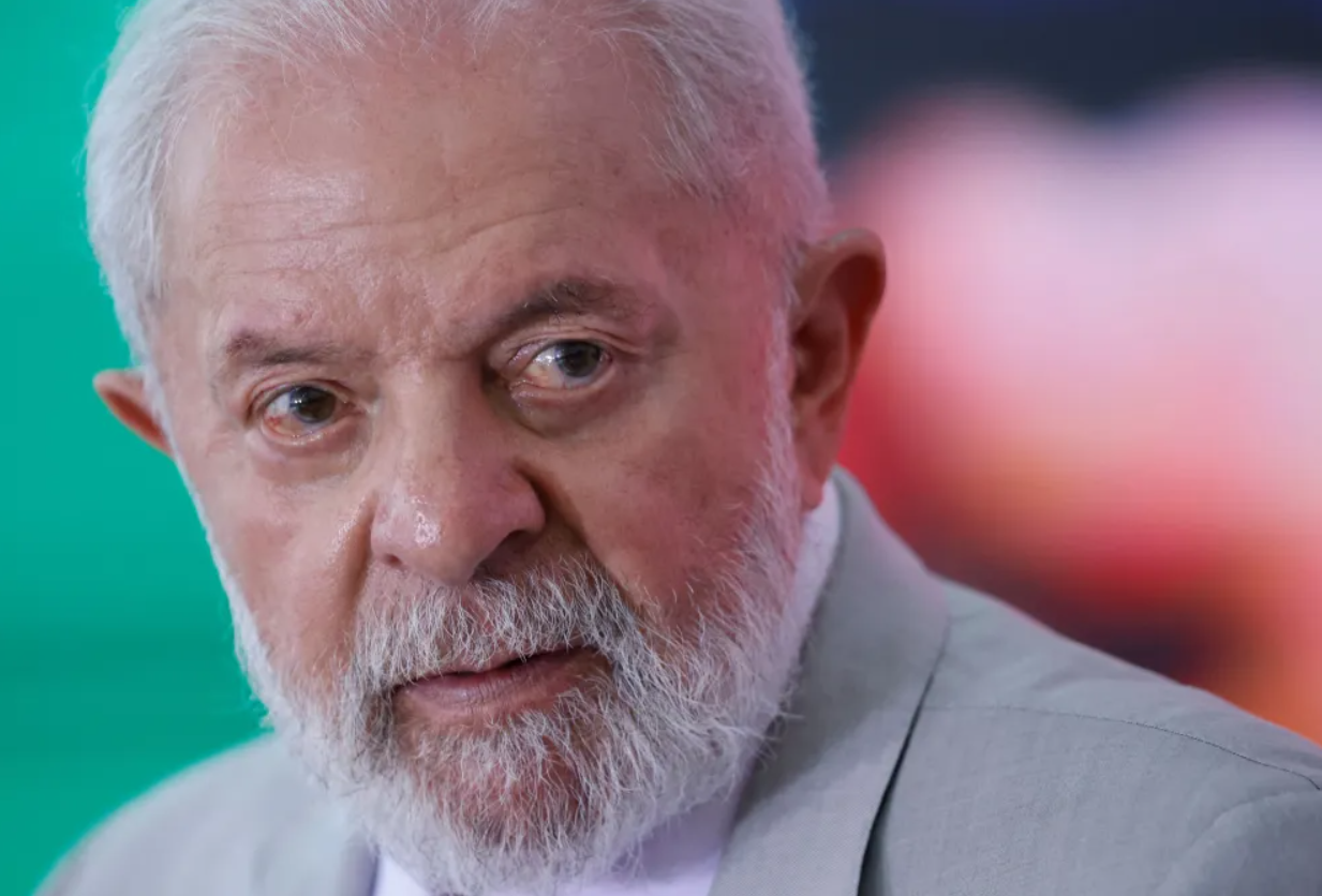 Pesquisa mostra que, para grande parte dos brasileiros, governo Lula é culpado pela alta de preços;