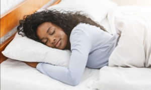 Está com dificuldade para dormir? Conheça os alimentos ricos em melatonina que vão te ajudar a dormir melhor