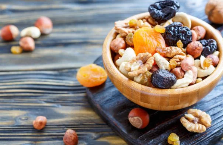 Descubra qual fruta desidratada traz inúmeros benefícios à saúde