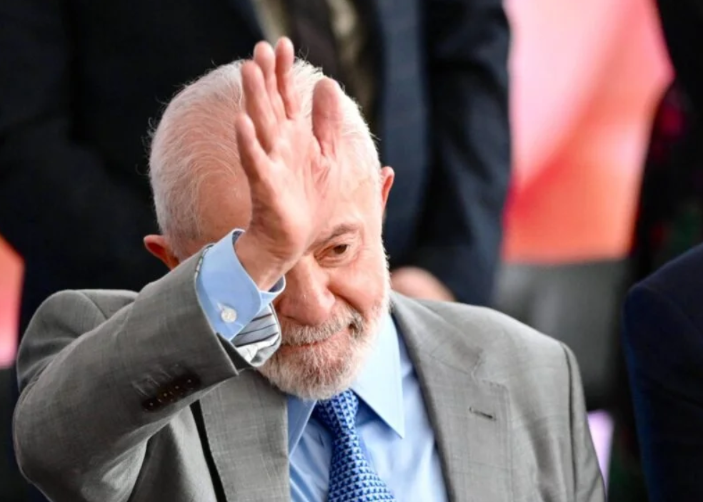 Lula mantém “saidinhas” de detentos