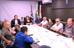 Desenvolvimento: grupo de epresários conhece o Codem na Associação Comercial de Marília