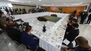 Saiba quem foram os 52 jornalistas no café com Lula