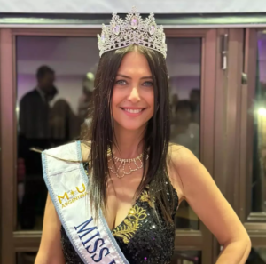 Conheça a modelo de 60 anos vem chamando atenção após vencer Miss Buenos Aires e pode ser Miss Universo