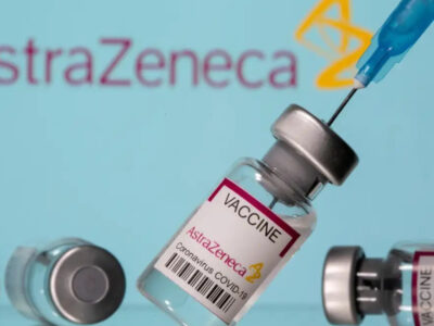 Vacina oxford-astrazeneca é retirada do mercado mundial após reconhecimento de efeito colateral raro