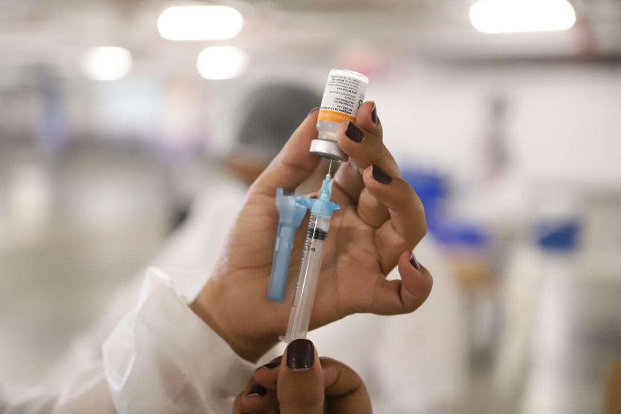 Prefeitura afirma que estoque de imunizantes contra Covid-19 está zerado nos postos de saúde em BH
