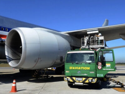 Passagens aéreas: Petrobras reajusta combustível de avião