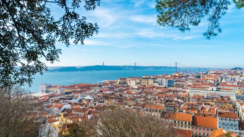 Portugal agiliza regularização de imigrantes; veja quanto pagar