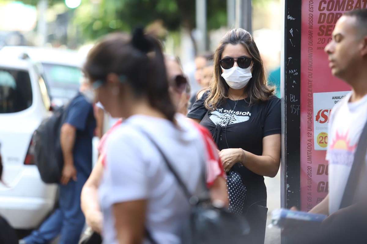 Atualização da OMS acaba admitindo a ineficácia das máscaras durante a pandemia