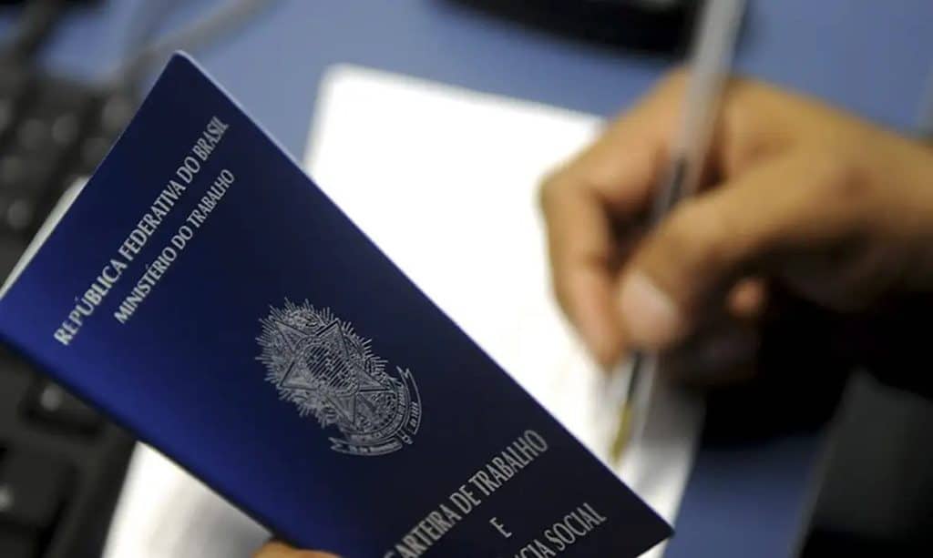 Taxa de desemprego aumenta pelo terceiro mês seguido; VEJA NÚMEROS