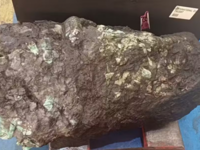 Pedra preciosa encontrada na Bahia é leiloada por valor milionário; saiba quanto