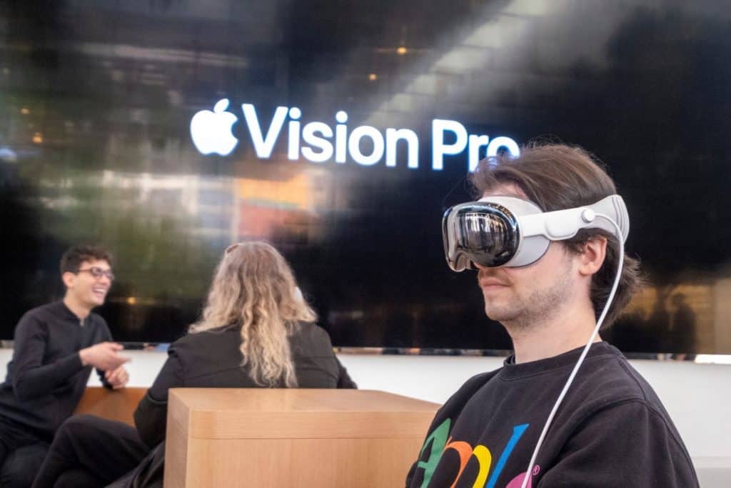 Apple se prepara para venda internacional do Vision Pro