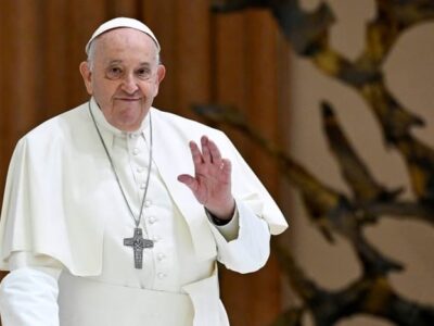 Papa Francisco diz que “já há bichice demais” nos seminários, se referindo a padres afeminados