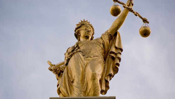 Senado aprova projeto que endurece crimes contra juízes