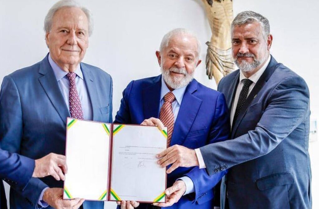 Partido Novo entra com notícia-crime contra Lewandowski e Pimenta