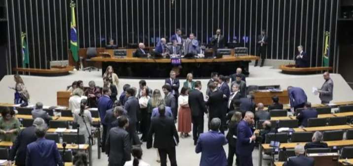 URGENTE: PL da Globo cai mais uma vez