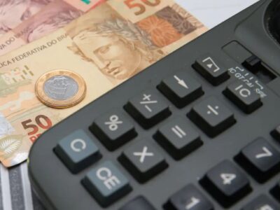 Agência classifica Brasil com “solidez fiscal fraca” e economia sensível a choques; veja análise