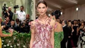 Os primeiros looks de alta-costura da Swarovski iluminam o tapete vermelho do Met Gala. Veja!