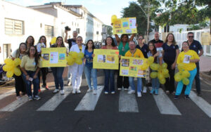 Santa Casa de Marília promove Pedágio Maio Amarelo para conscientizar motoristas a pararem na faixa de pedestres