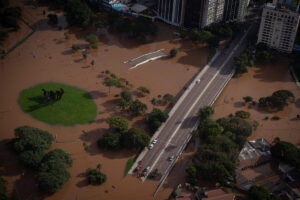 Mitos e fatos sobre mudanças climáticas e deslocamento humano