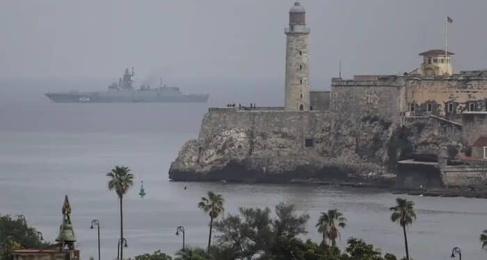 Rússia peita Biden e faz exercícios com mísseis disparados de submarino próximo a costa americana, VEJA VÍDEO