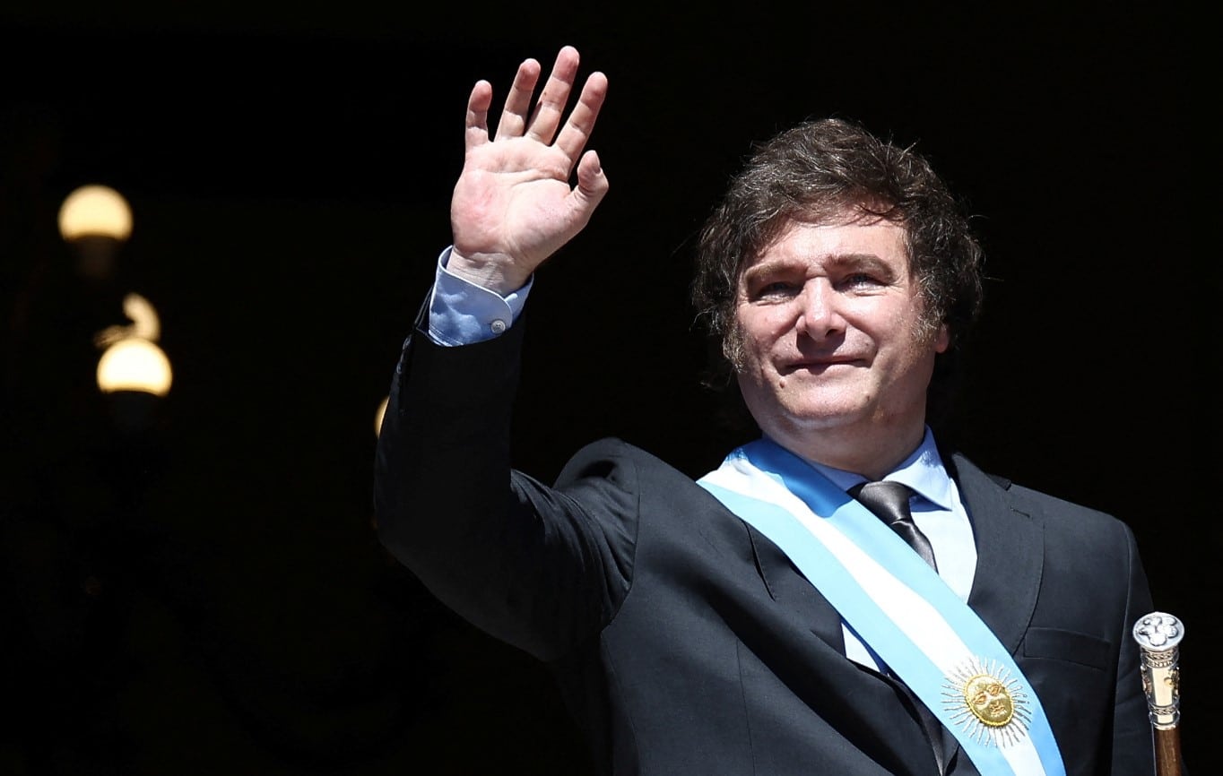 Senado da Argentina aprova projeto fundamental de reformas de Milei em meio a protestos