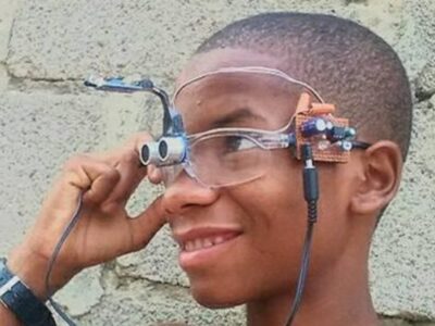 Inventor de 17 anos cria óculos inteligentes para melhorar a vida de deficientes visuais. Veja vídeo