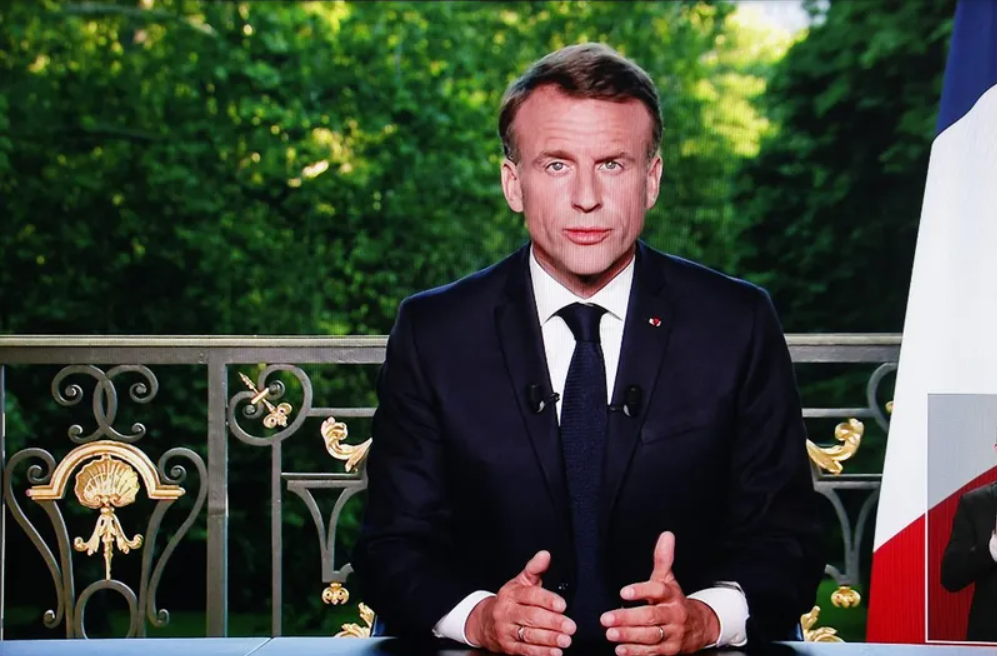 URGENTE: Macron acaba de dissolver parlamento francês após seu partido ser derrotado nas eleições