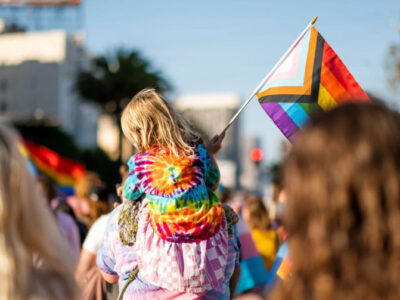 Texas aprova proibição de intervenções médicas trans para crianças