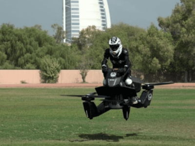 Conheça a moto voadora de alta tecnologia testada com sucesso pela polícia de Dubai. Veja fotos e vídeo