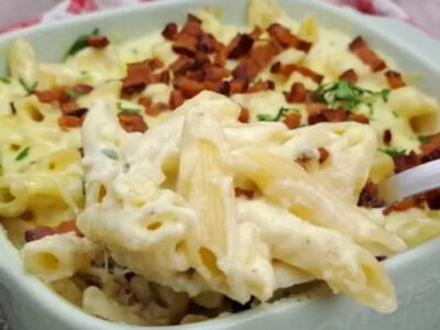 Macarrão com creme de batata e bacon: uma receita fácil e deliciosa