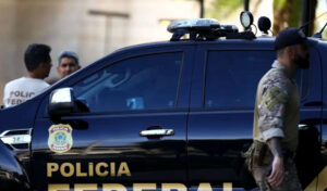 Senador faz séria denúncia contra delegado da Polícia Federal: “Capataz de Moraes”