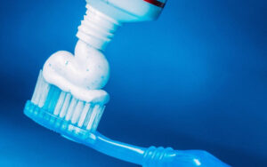 Estudo em Havard revela impacto surpreendente de escovar os dentes para a saúde