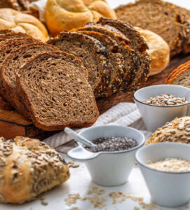 Alguns alimentos têm mais gordura e açúcar do que pensávamos.  Dos óbvios aos “escondidos”. Vale a pena entender