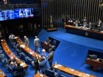 A proposta que pode alterar a inelegibilidade de Bolsonaro avança no Senado