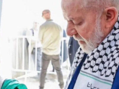 Lula “terrorista”?: ele é flagrado usando keffiyeh com texto dizendo “Jerusalém é nossa” e “estamos chegando”