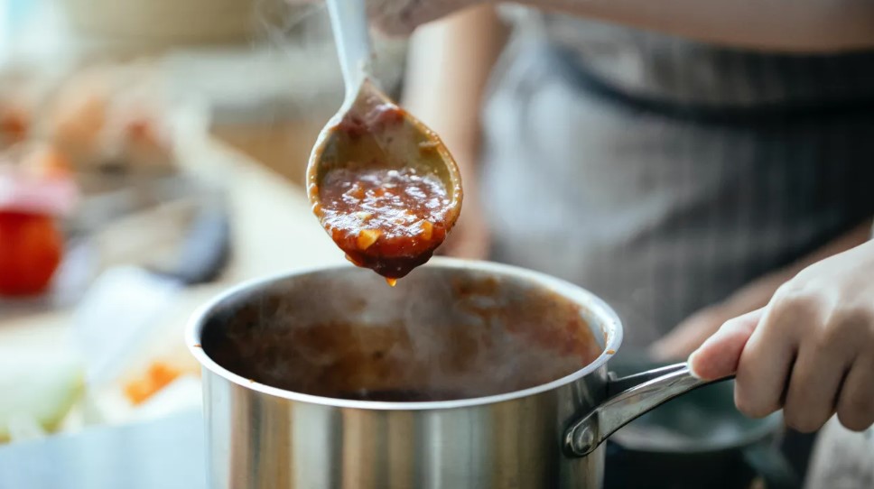 5 métodos para tirar a acidez do molho de tomate