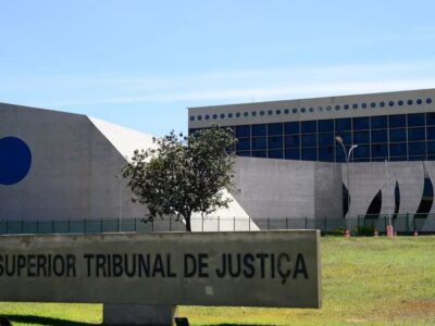 Descubra quem são os 10 ministros de tribunais que ganham quase R$ 370 mil com palestras