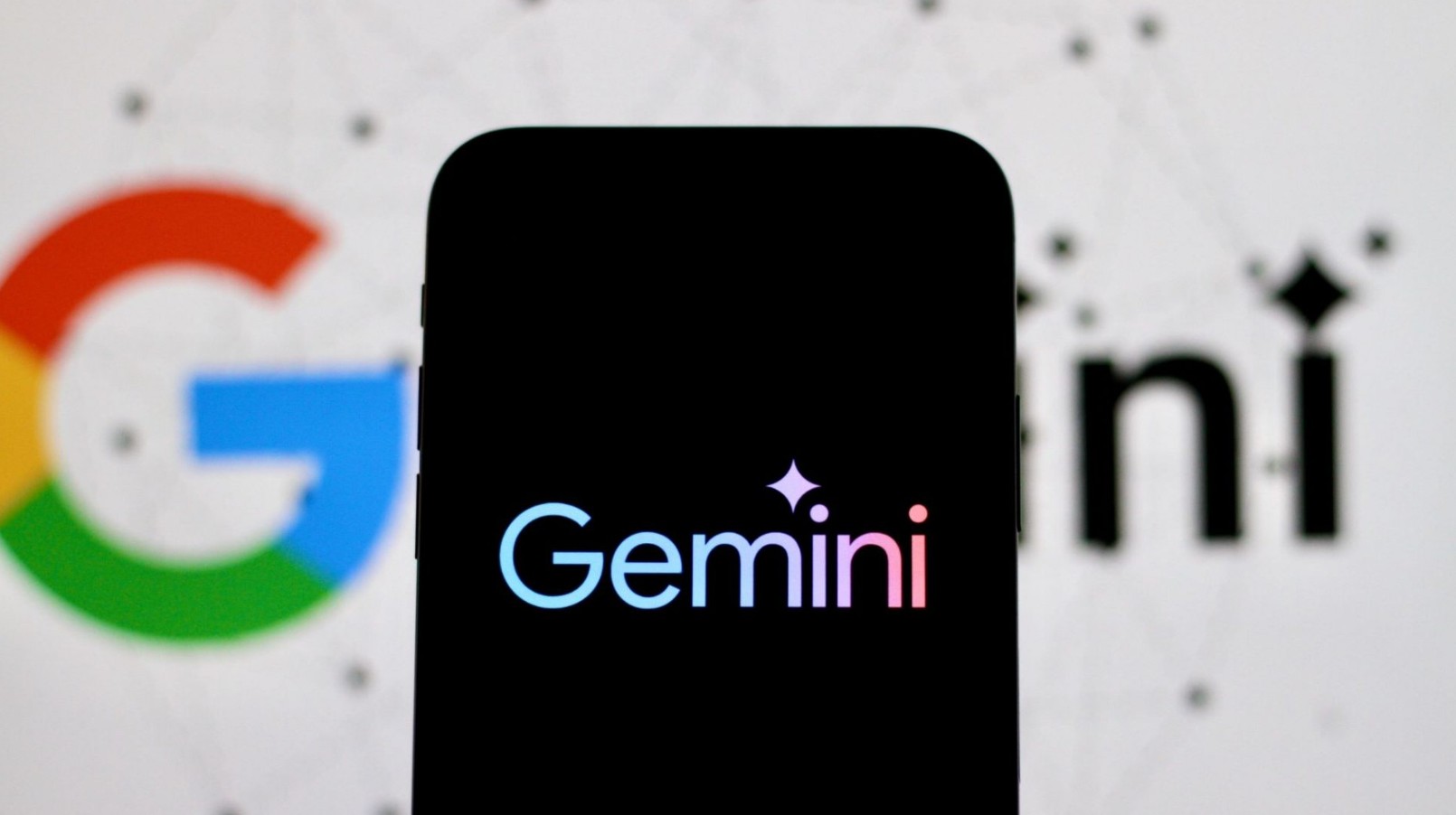 Será? Gemini não respeita Google e quer falar de política no Brasil. E o tom costuma ser de elogio ao candidato escolhido. Entenda!