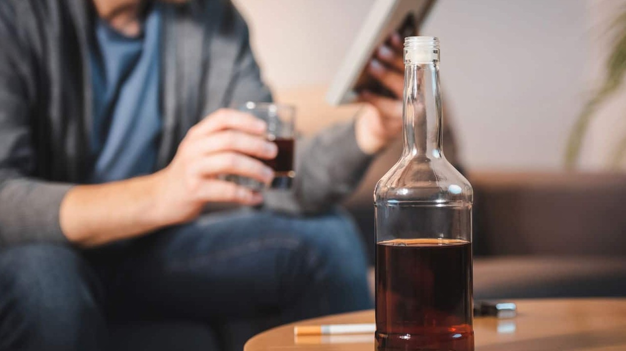 O lado sombrio da bebida: como o álcool aumenta o risco de câncer