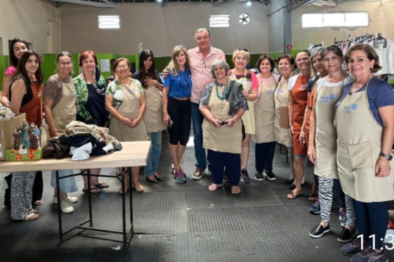 Bazar da Pechincha da em prol da Apae Marília, com apoio da Casa da Amizade, é sucesso no 1º dia e vai até sexta-feira. Veja vídeo!